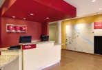 05_TownePlace Suites Harrisburg West Mechanicsburg - Front Desk - Lobby - 996620.jpg